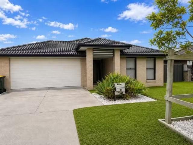 Deal! 4 BR 28 Courin Dr, Cooranbong House for rent Listed by.