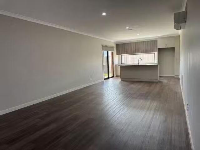 Just in! 4 BR 29 Lighthorse Avenue, Traralgon, VIC 3844