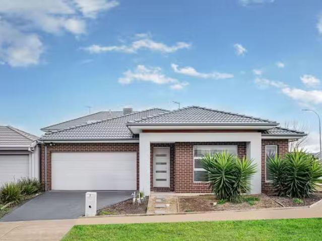 Rental! 4 BR 2 Danzig Street, KALKALLO, VIC 3064 House for R.