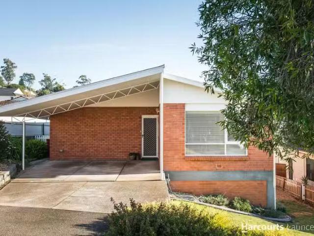 Cozy 4 BR 2B Delamere Crescent, TREVALLYN, TAS 7250 House fo.