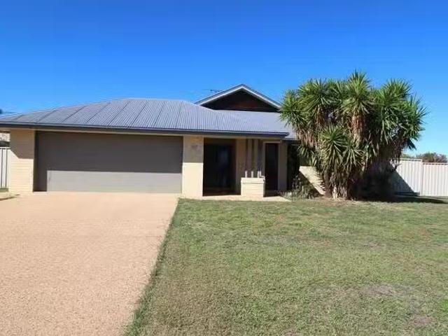 For Rent! 4 BR 30 Mayfair Drive, Emerald, QLD 4720