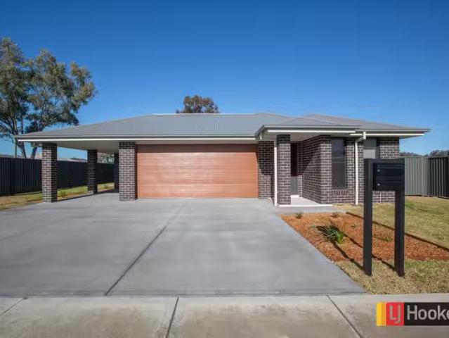 Unique 4 BR 32 Gordon Street, CALALA House for rent Listed by.