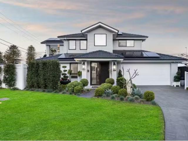 Rental! 4 BR 32 Marmong Street, Marmong Point House for rent.
