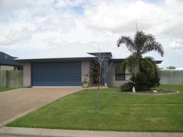 Nice 4 BR 33 Fitzgerald Crescent, Kirwan, QLD 4817
