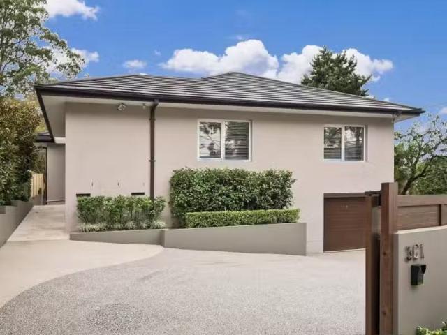 Unique 4 BR 361 Eastern Valley Way, Castle Cove House for rent.
