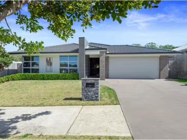 Deal! 4 BR 37 Diploma Drive, Thrumster House for rent Listed.