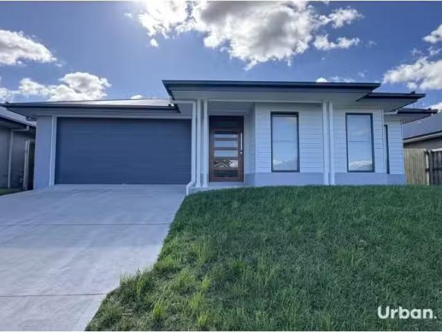 Rental! 4 BR 7 Caputar Way, Lochinvar House for rent Listed b.