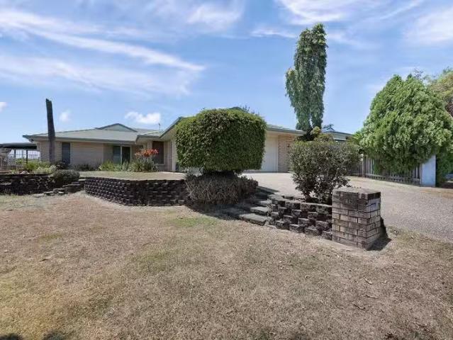 Charming 4 BR 40 Adair Court, RURAL VIEW, QLD 4740 House for.