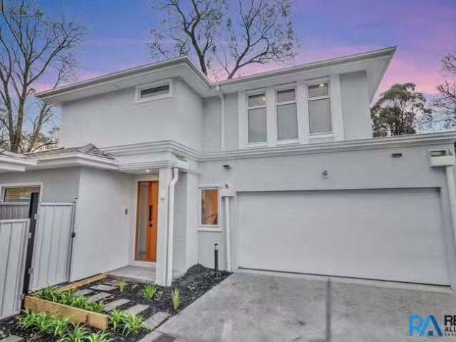 Unique 4 BR 4/12 Gordon Court, Ringwood, VIC 3134