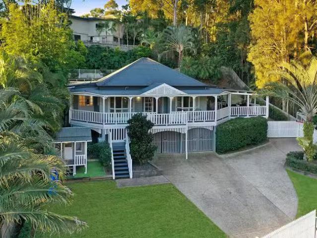 Unique 4 BR 4 Unley Place, Robina, QLD 4226