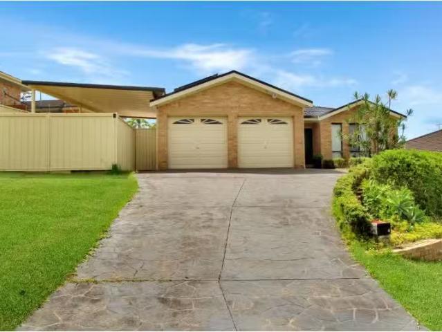 For Rent! 4 BR 4 Highberry Street, Woongarrah House for rent.