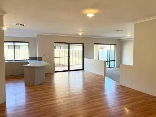 Cozy 4 BR 4 Neroli Link, Atwell, WA 6164