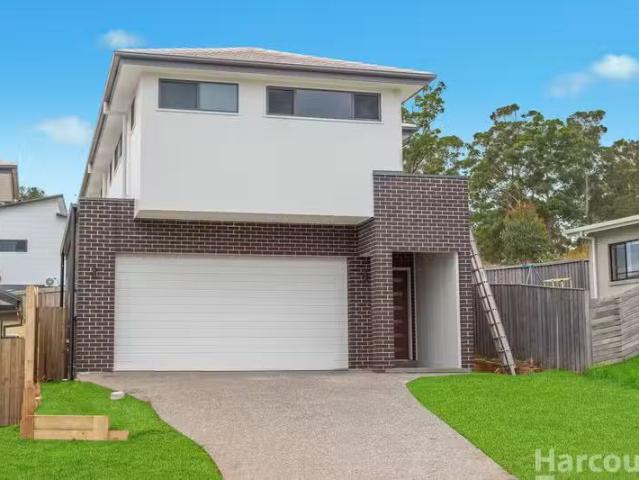 Nice 4 BR 4A Octagonal Rise, Port Macquarie, NSW 2444 Townho.