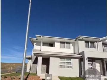 Deal! 4 BR 65 Gunyah Drive, Glenmore Park Townhouse for rent.
