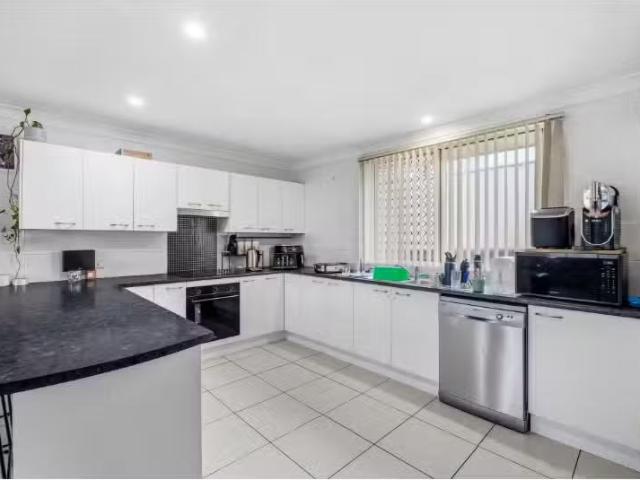 Rental! 4 BR 6 Kennedy Close, MUSWELLBROOK House for rent Lis.