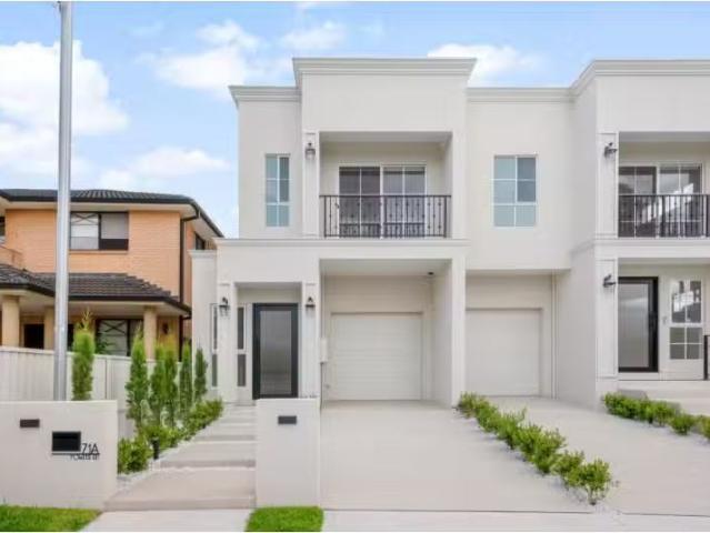 Deal! 4 BR 71a Fowler Rd, MERRYLANDS Townhouse for rent Liste.