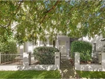 Nice 4 BR 73 Sarre Street, Gungahlin Townhouse for rent Liste.