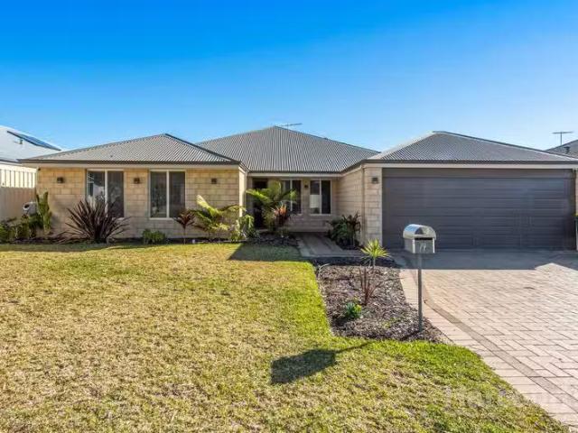 Nice 4 BR 79 Cawana Parkway, LAKELANDS, WA 6180 House for Rent