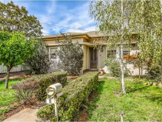 Cheap 4 BR 8 Orana Street, ORANGE House for rent Listed by Be.