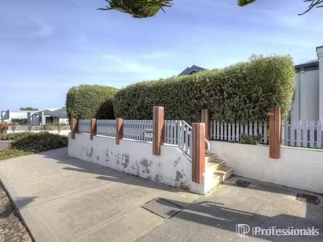 Deal! 4 BR 98 Shorehaven Boulevard, Alkimos, WA 6038
