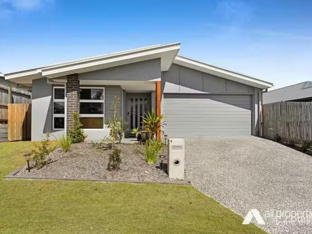 Cozy 4 BR 9 Bulburin Street, YARRABILBA, QLD 4207 House for.