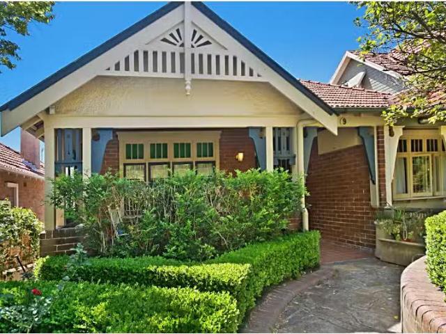 For Rent! 4 BR 9 Muston Street, MOSMAN House for rent Listed.
