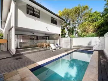Nice 4 BR 9 Sword Street, Woolloongabba House for rent Listed.