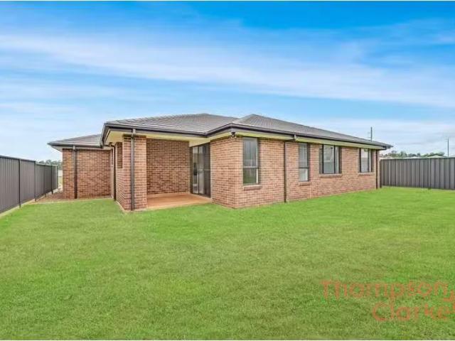 Cheap 4 Gabbro Street, Gillieston Heights House for rent List.