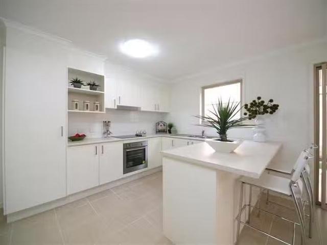 Just in! 4 Lillias Street, Walloon, QLD 4306