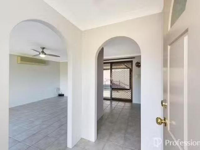 Just in! 4 Niagara Place, Greenfields, WA 6210