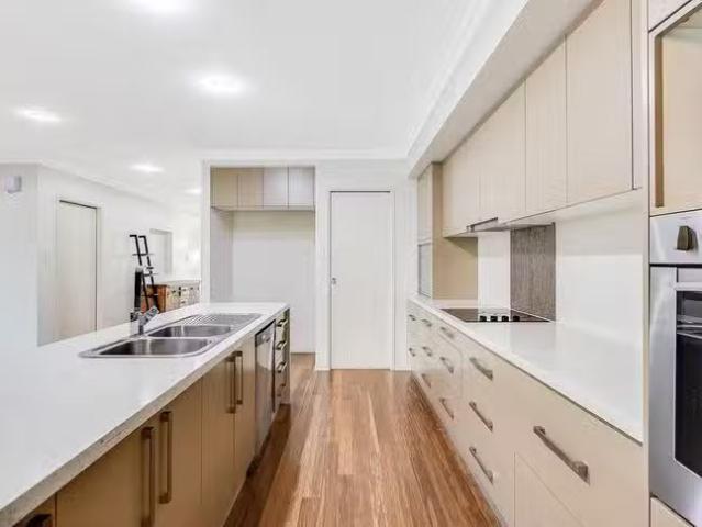 Cozy 4 Smythe Drive, Highfields, QLD 4352