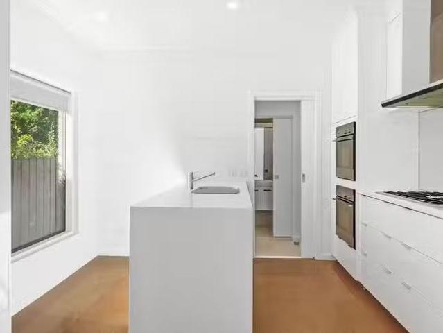 For Rent! 4 Stewart Street, Newington, VIC 3350