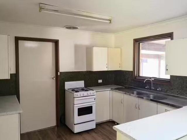 Nice 4 Paginton Crescent, Elizabeth East, SA 5112