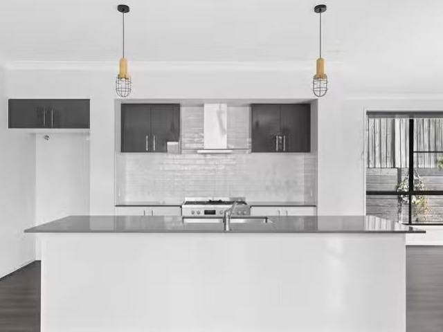 Deal! 4 Palmerston Close, Upper Kedron, QLD 4055