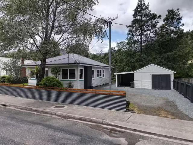 Cheap 4 Penghana Road, QUEENSTOWN, TAS 7467 House for Rent
