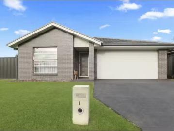 Nice 4 Wilton Grove, Woongarrah House for rent Listed by Heri.