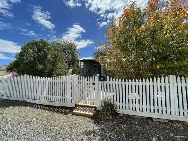 Nice 4E Addis Street, Mullingar, WA 6430