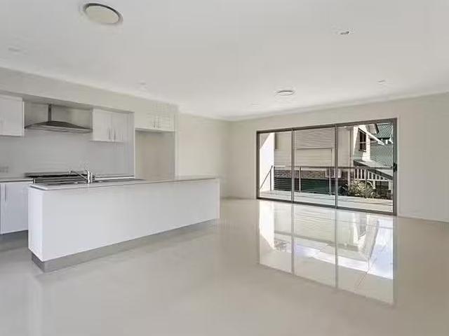 Unique 5/44 Skew Street, Sherwood, QLD 4075
