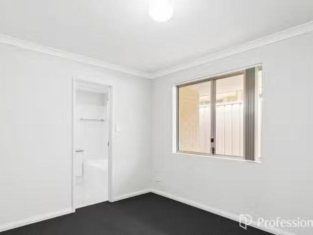 Unique 55/135 Challis Road, Seville Grove, WA 6112