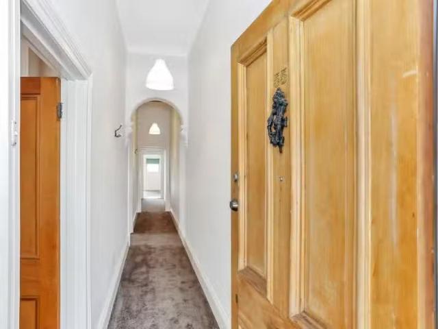 Just in! 55 Main Street, Eastwood House for rent Listed by Ki.