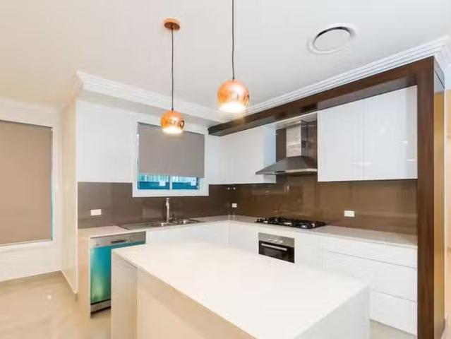 Deal! 56 Liddiard Street, Ropes Crossing, NSW 2760