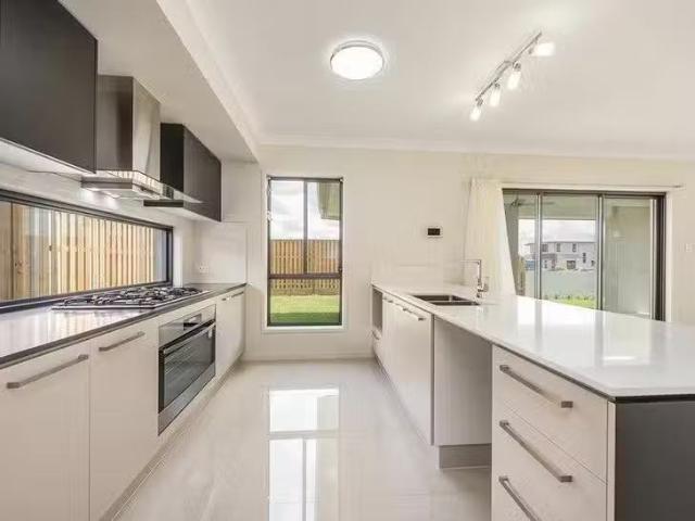 Rental! 57 Phoenix Street, Rochedale, QLD 4123