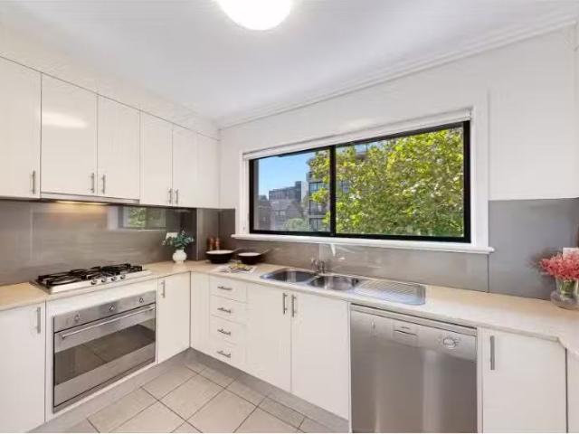 Just in! 5/80 Hume Lane, Crows Nest Apartment for rent Listed.