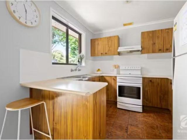 For Rent! 588 Prune Street, Lavington House for rent Listed b.