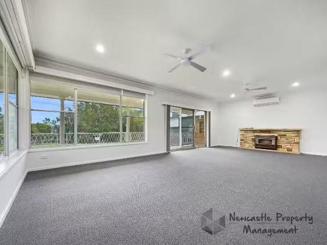 Nice 500 The Esplanade, Warners Bay House for rent Listed by.