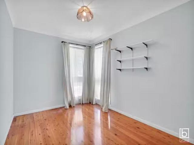 Deal! 50 Minnamurra Road, GOROKAN House for rent Listed by Cr.