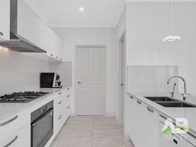 Cozy 50 Bethwyn Circuit, Madeley, WA 6065