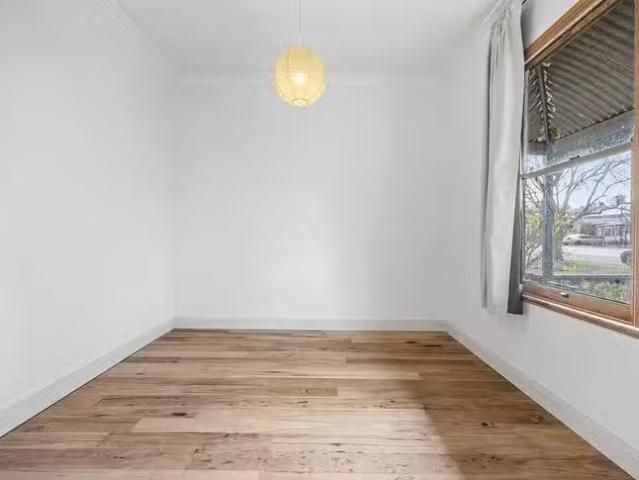 Unique 517 Doveton Street North, Soldiers Hill, VIC 3350