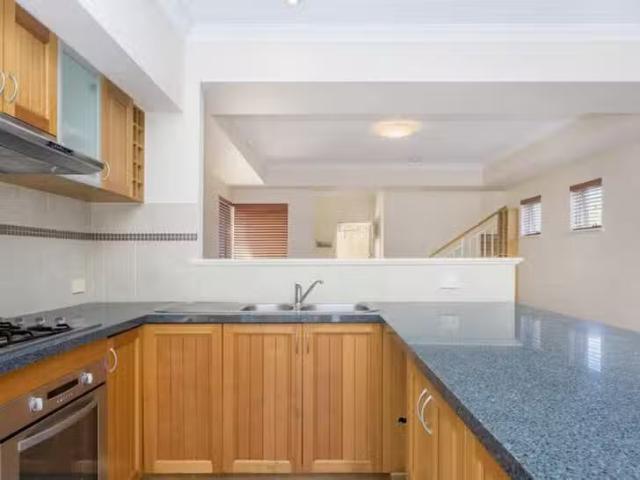 Nice 5/167 Stock Road, Palmyra, WA 6157