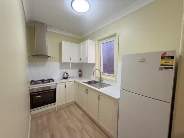 Nice 5/176 Sharp Street, COOMA Apartment for rent Listed by J.